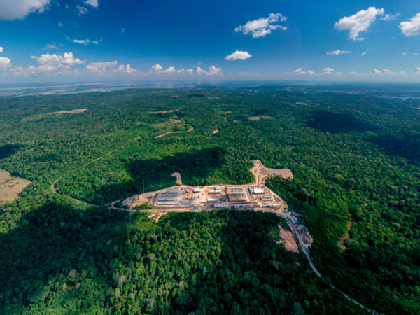 Itaú destinou 1,5 bilhão de dólares para empresa que explora gás na Amazônia