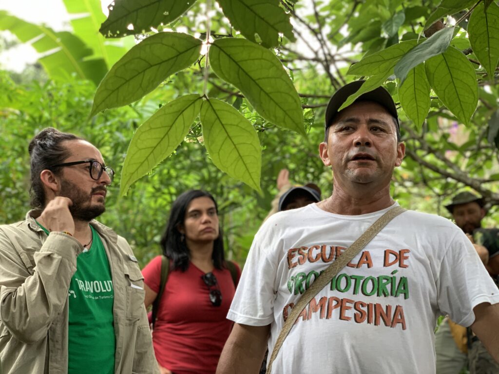 William Espinosa, líder comunitario de San José del Guaviare, también dirige la Reserva Natural La Pedregosa, donde ejerce pedagogía ambiental.