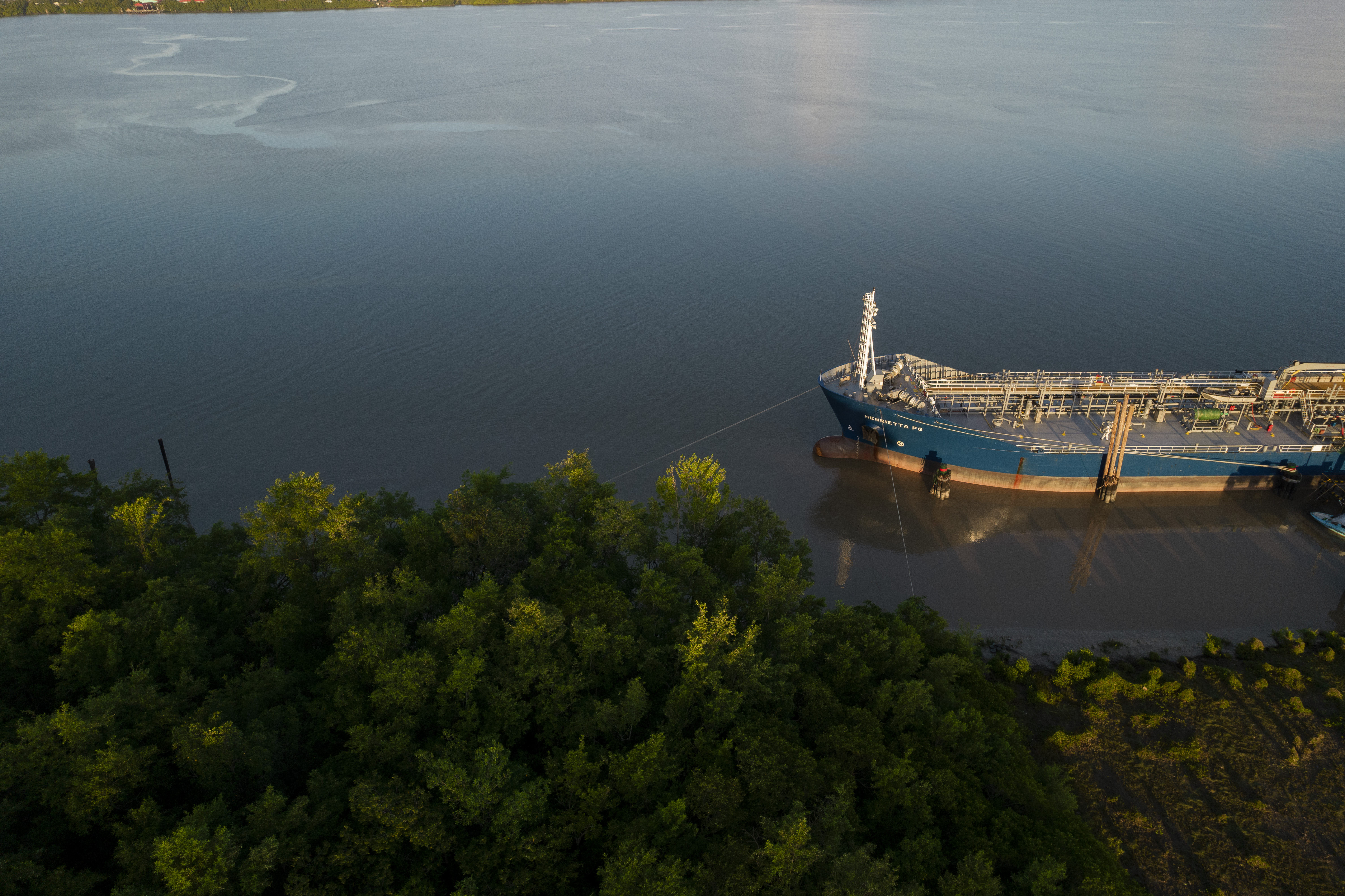 Em meio à crise do petróleo, países da Pan-Amazônia ignoram conferência de Santa Marta