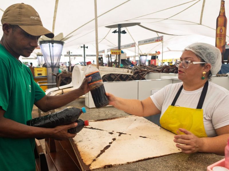 Iniciativa recolhe óleo de cozinha usado em Belém e transforma em base para biodiesel e produtos de limpeza