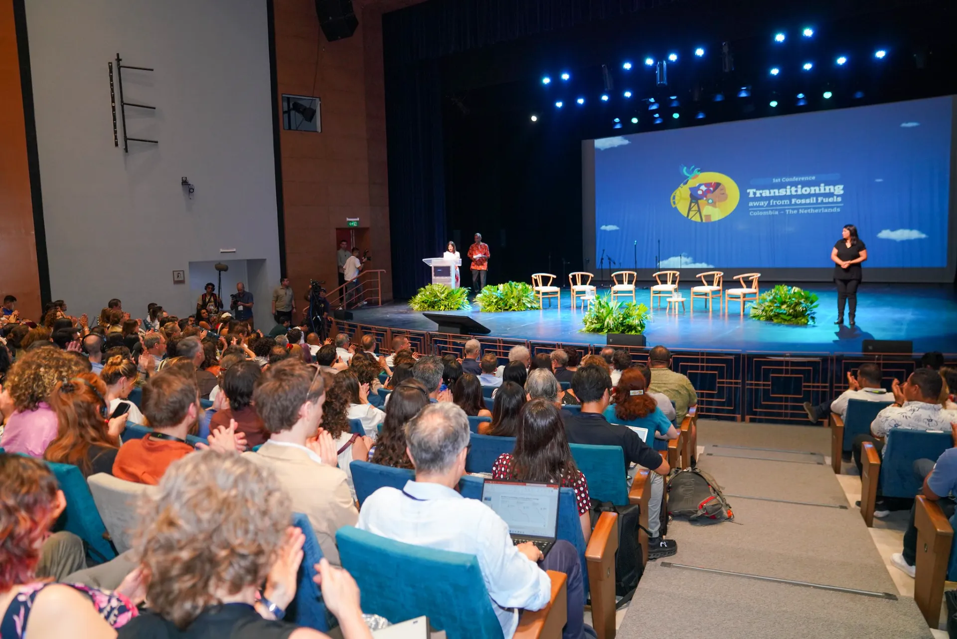 Em Santa Marta, cientistas mostram que a superação do petróleo é inevitável